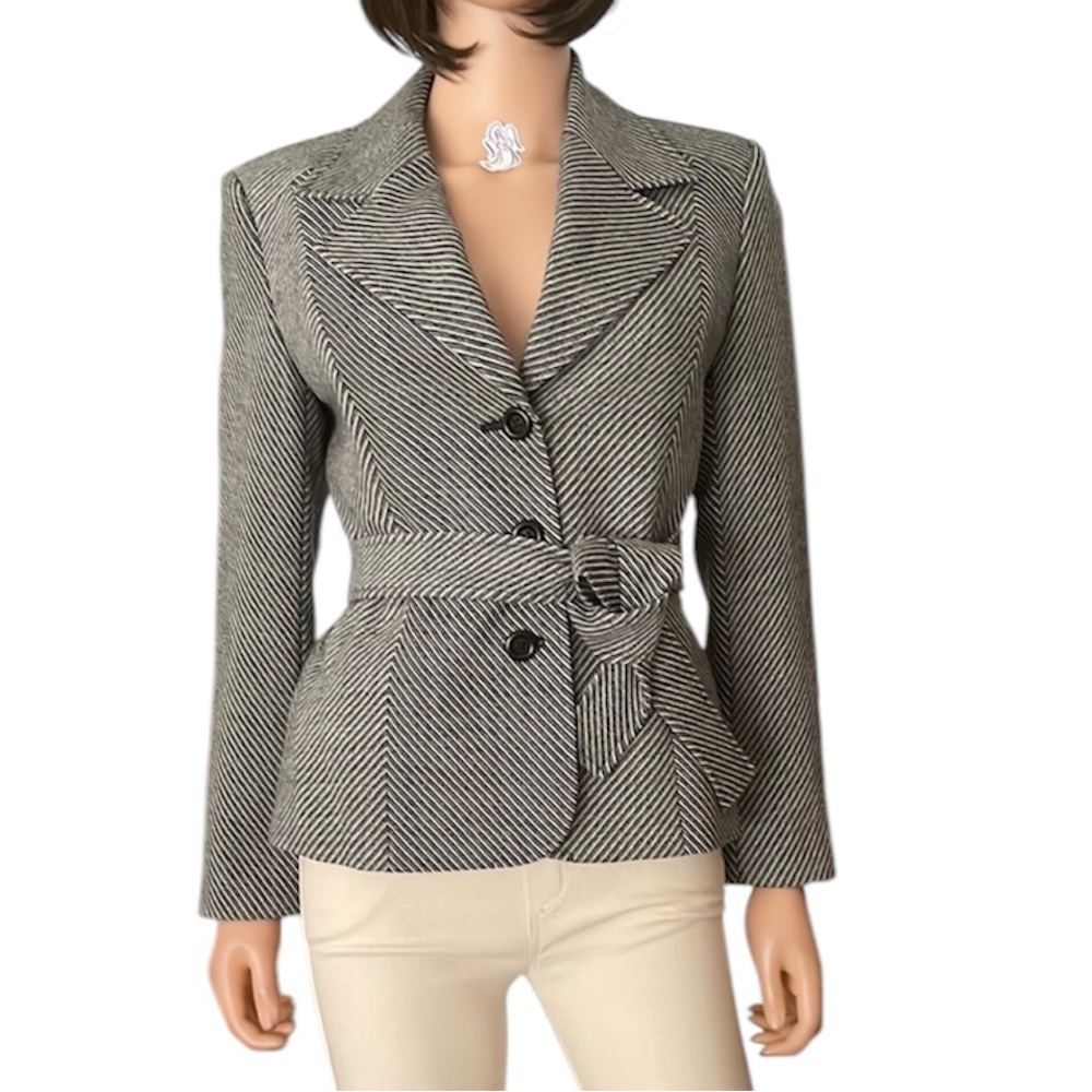 Vtg. Talbots Italian 100 % Wool Gray Tailored Blazer Belted Waist made n Japan